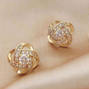 19.3.jpg 1pair High-end & Unique Design Clover Shaped Stud Earrings For Women